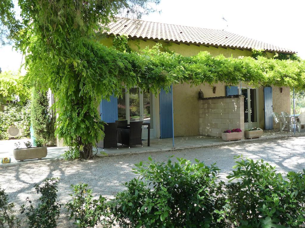 Les Cigales Bed and Breakfast Saint-Andiol Exteriör bild