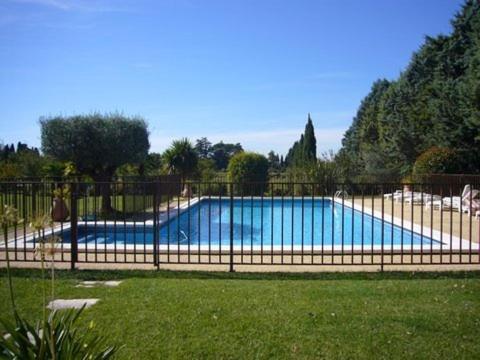 Les Cigales Bed and Breakfast Saint-Andiol Exteriör bild